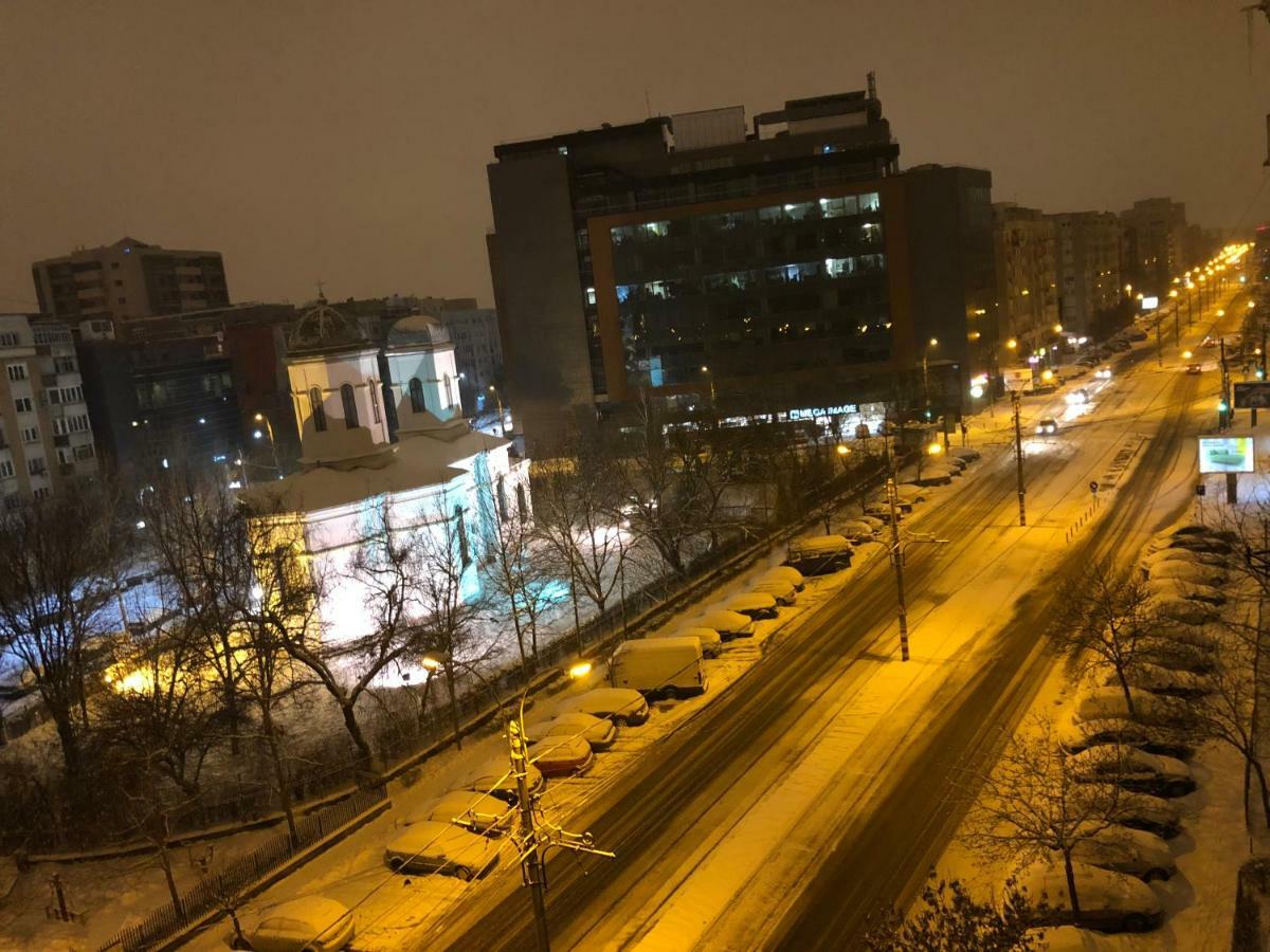 Green Apartment 6 Bucarest Esterno foto